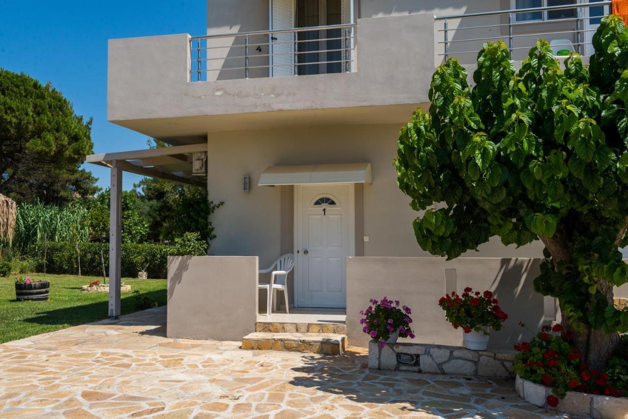 Tesys Studios And Apartments Laganas Bagian luar foto